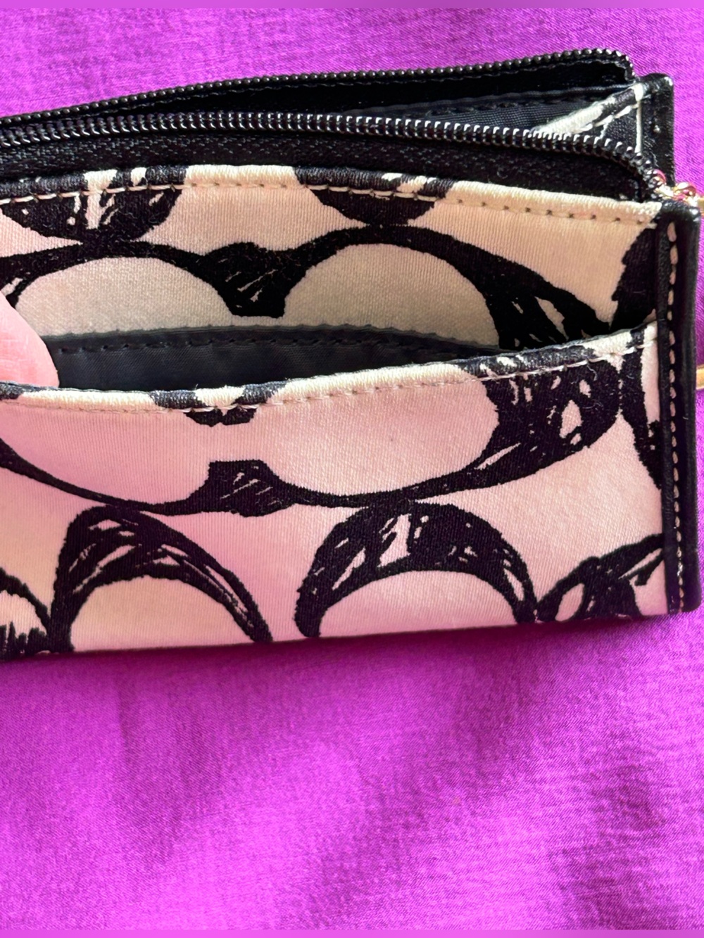 Coach Signature Scribble Print Card & Coin Holder Black and Ivory Gold Key Ring - Picture 7 of 11